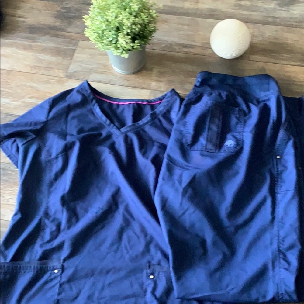 Purple label scrub set (M)